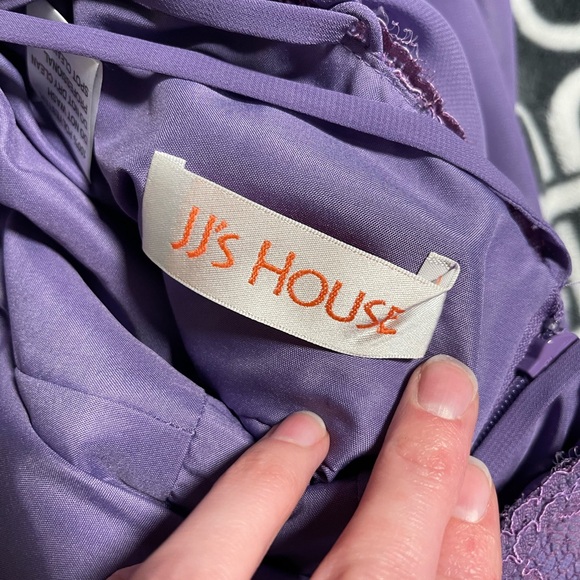 JJ’s House Bridesmaid Dress - Picture 3 of 4